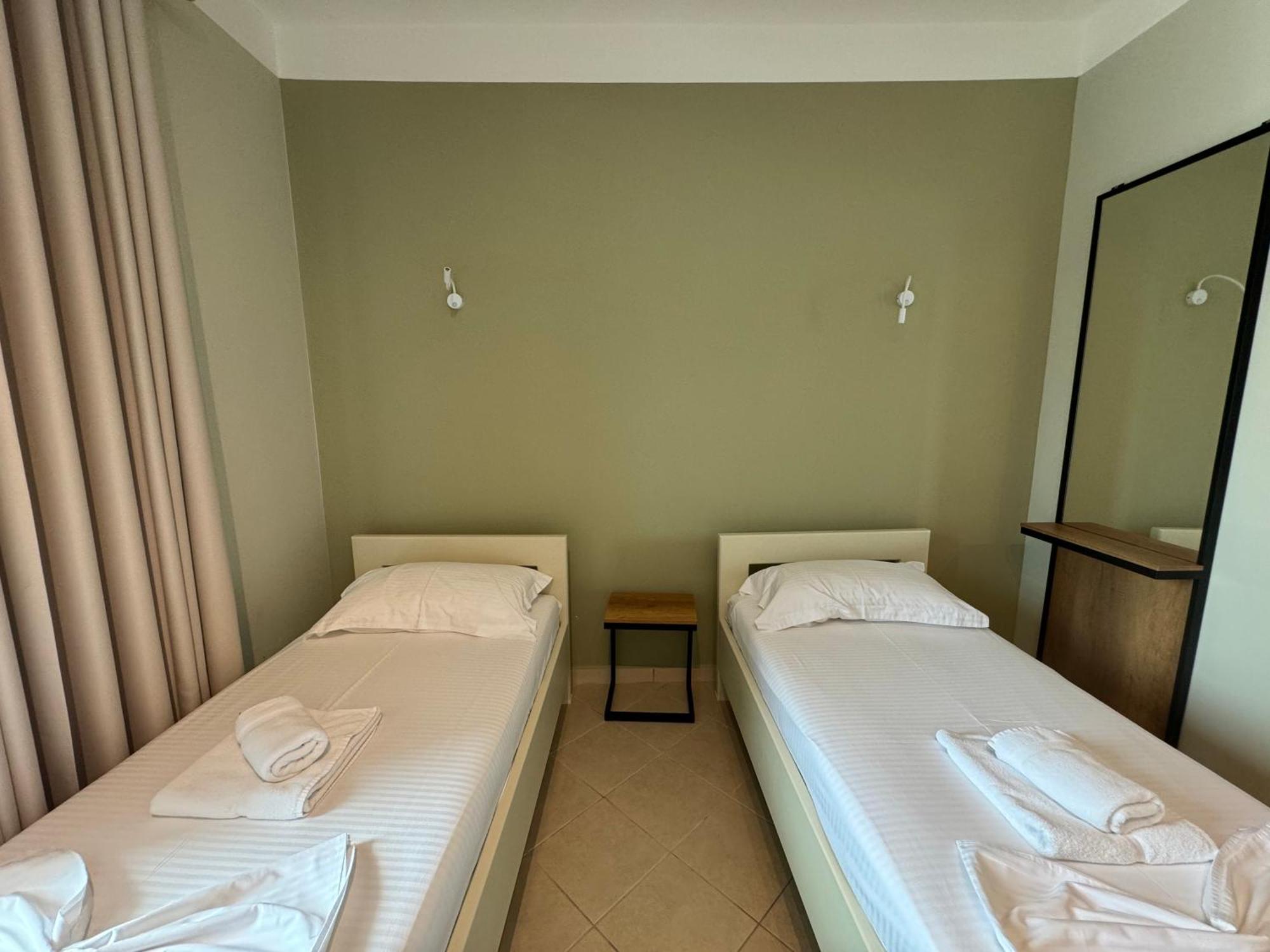Hotel Cekodhima Radhimë Exteriör bild