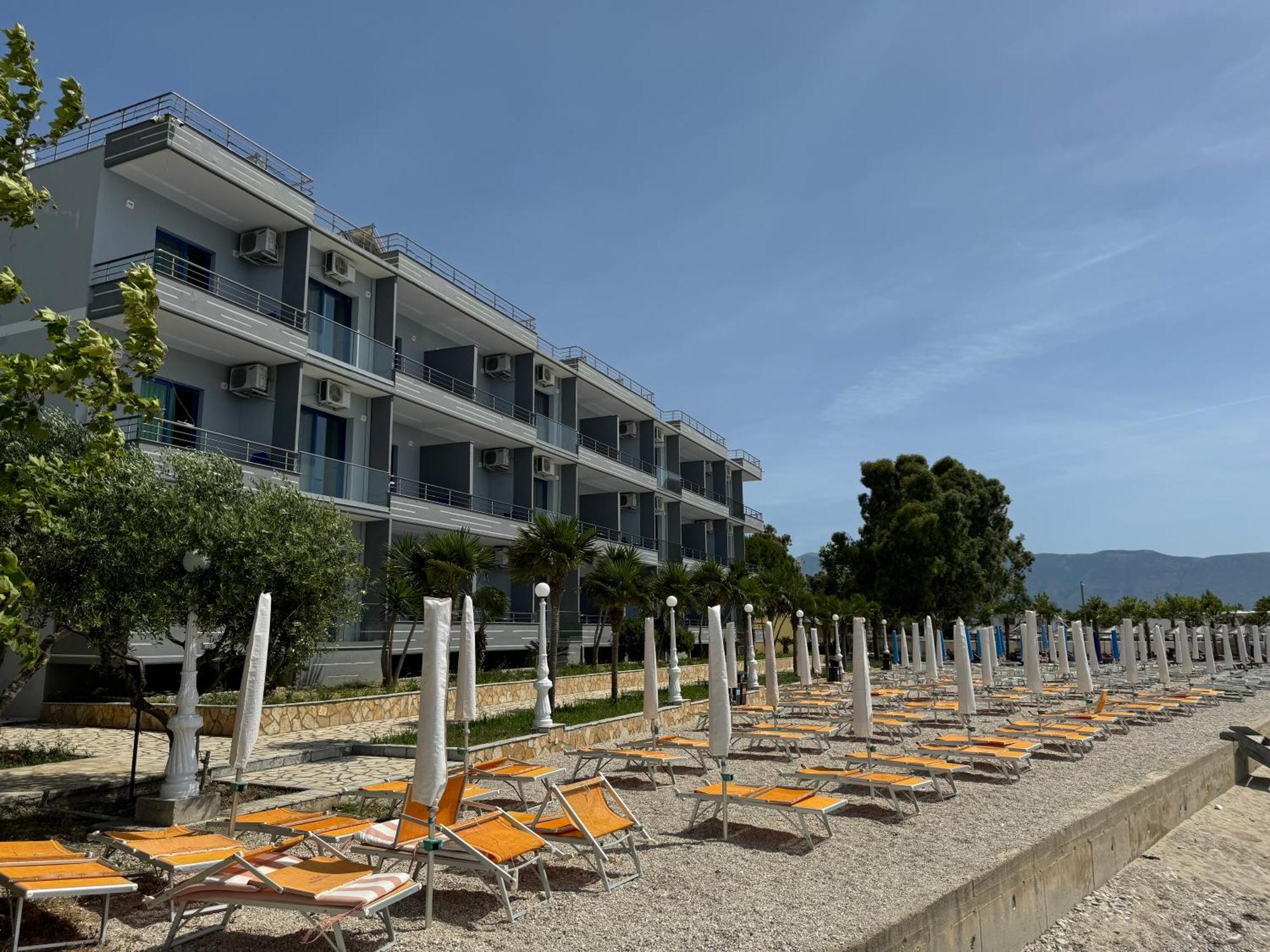 Hotel Cekodhima Radhimë Exteriör bild