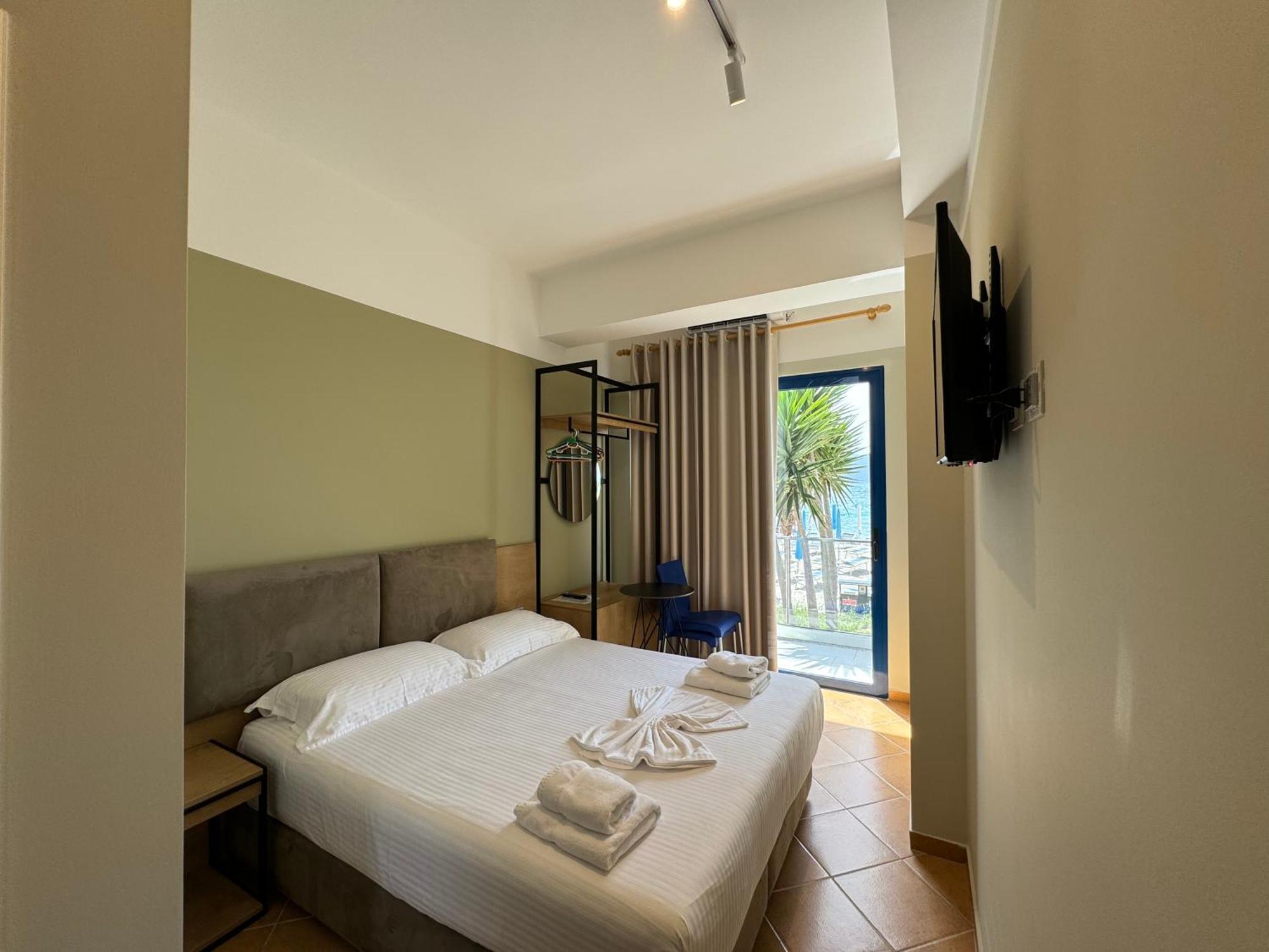 Hotel Cekodhima Radhimë Exteriör bild