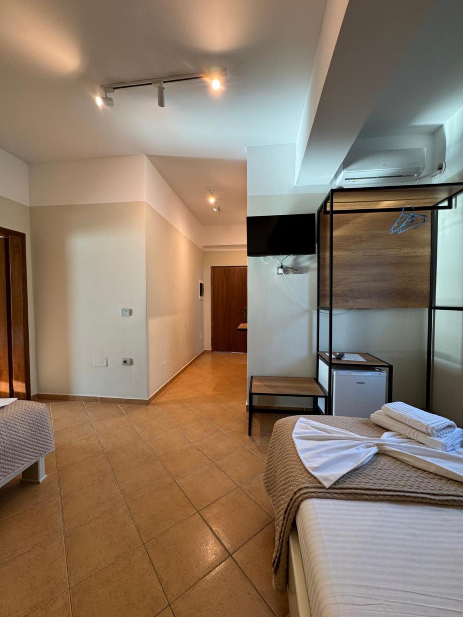 Hotel Cekodhima Radhimë Exteriör bild