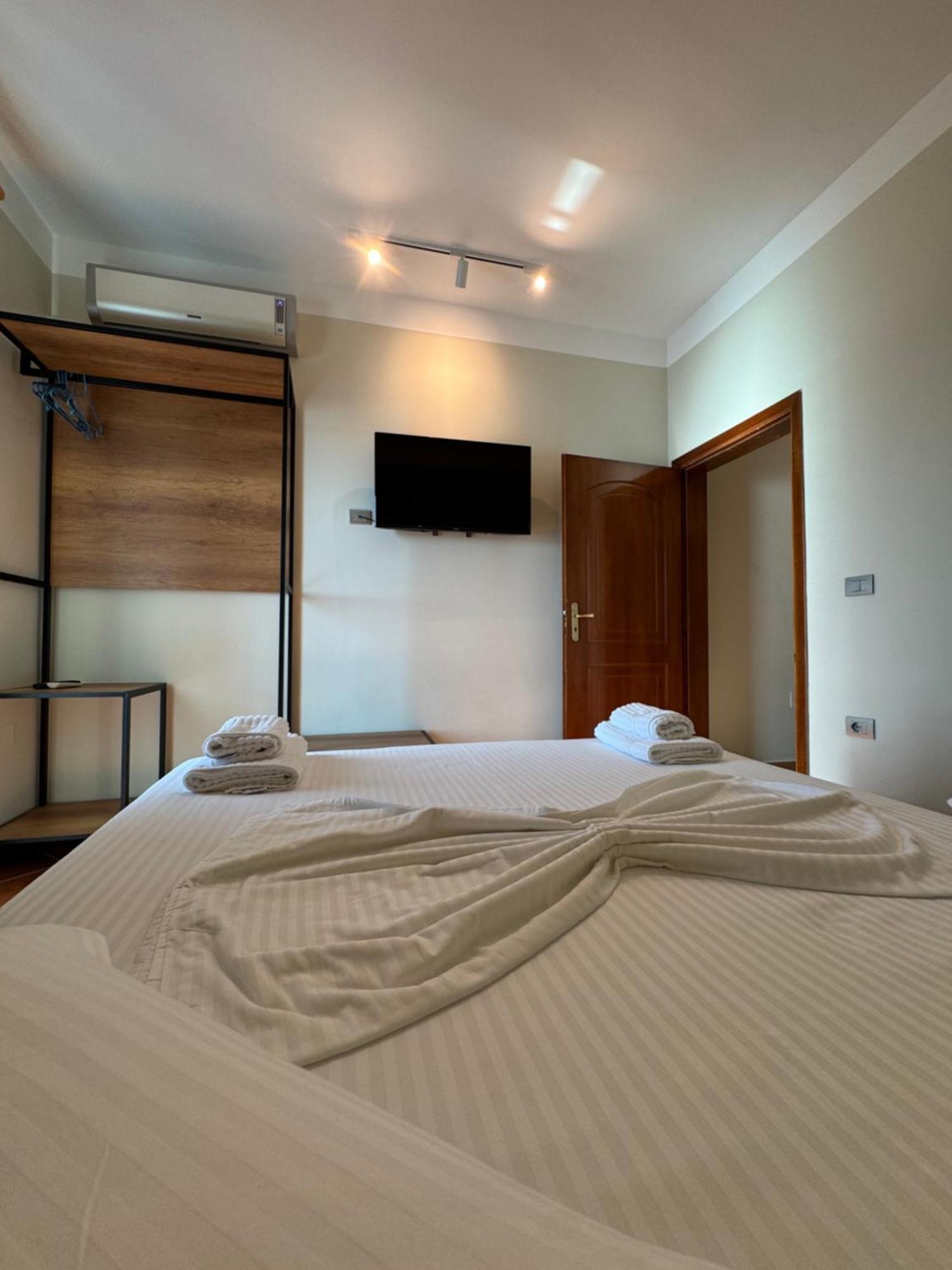 Hotel Cekodhima Radhimë Exteriör bild