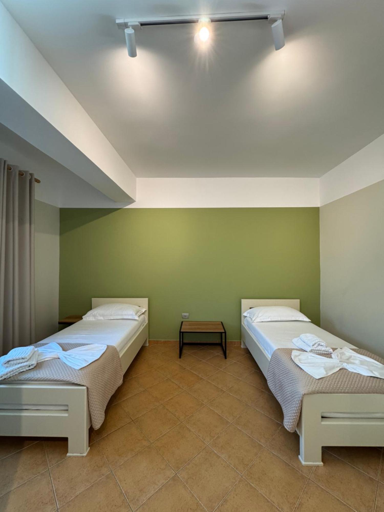 Hotel Cekodhima Radhimë Exteriör bild